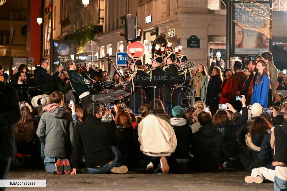 Christmas Lights Illuminate Faubourg Saint Honore - Paris
