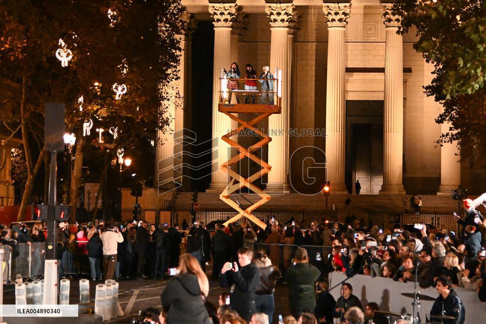 Christmas Lights Illuminate Faubourg Saint Honore - Paris