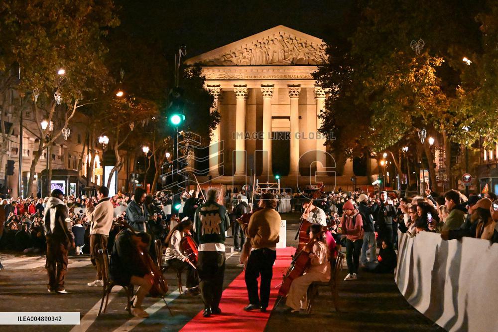 Christmas Lights Illuminate Faubourg Saint Honore - Paris