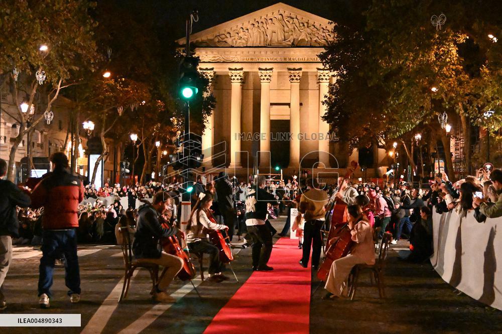 Christmas Lights Illuminate Faubourg Saint Honore - Paris