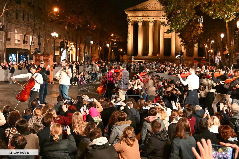 Christmas Lights Illuminate Faubourg Saint Honore - Paris