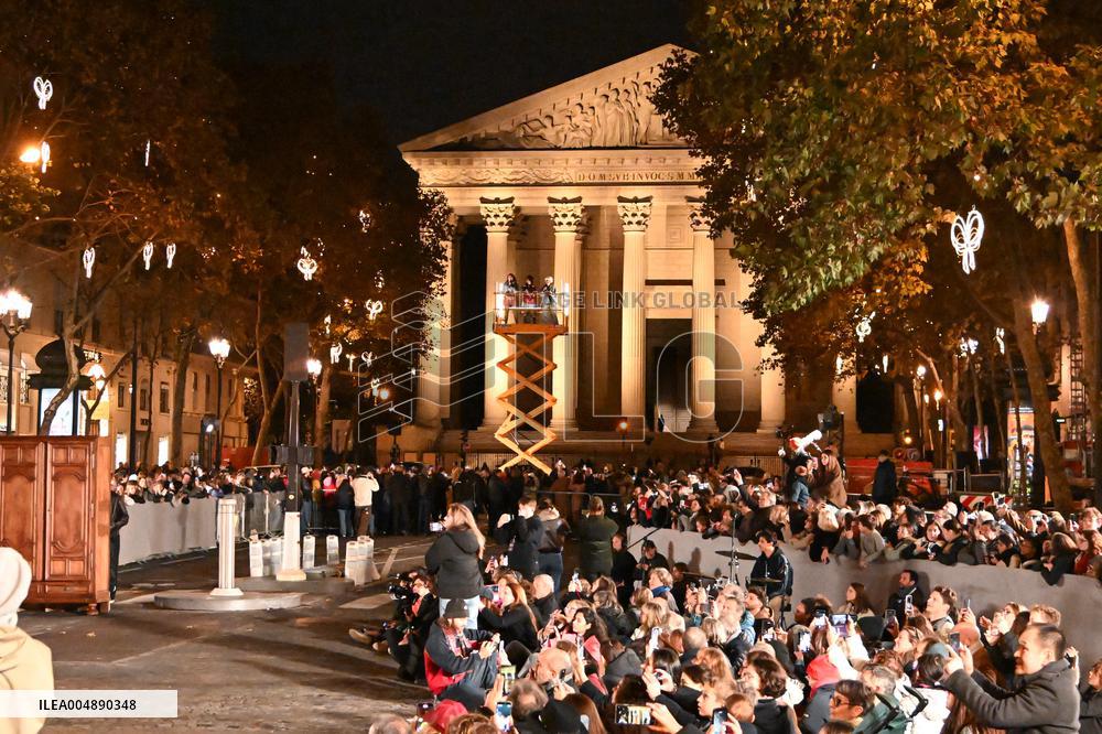 Christmas Lights Illuminate Faubourg Saint Honore - Paris
