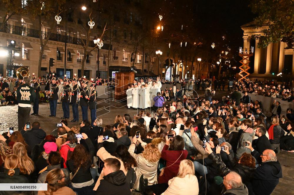 Christmas Lights Illuminate Faubourg Saint Honore - Paris