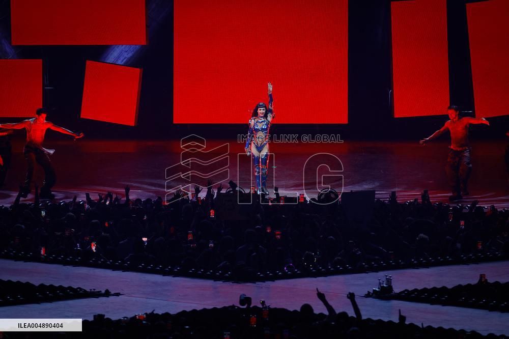 Katy Perry Performs in Barcelona