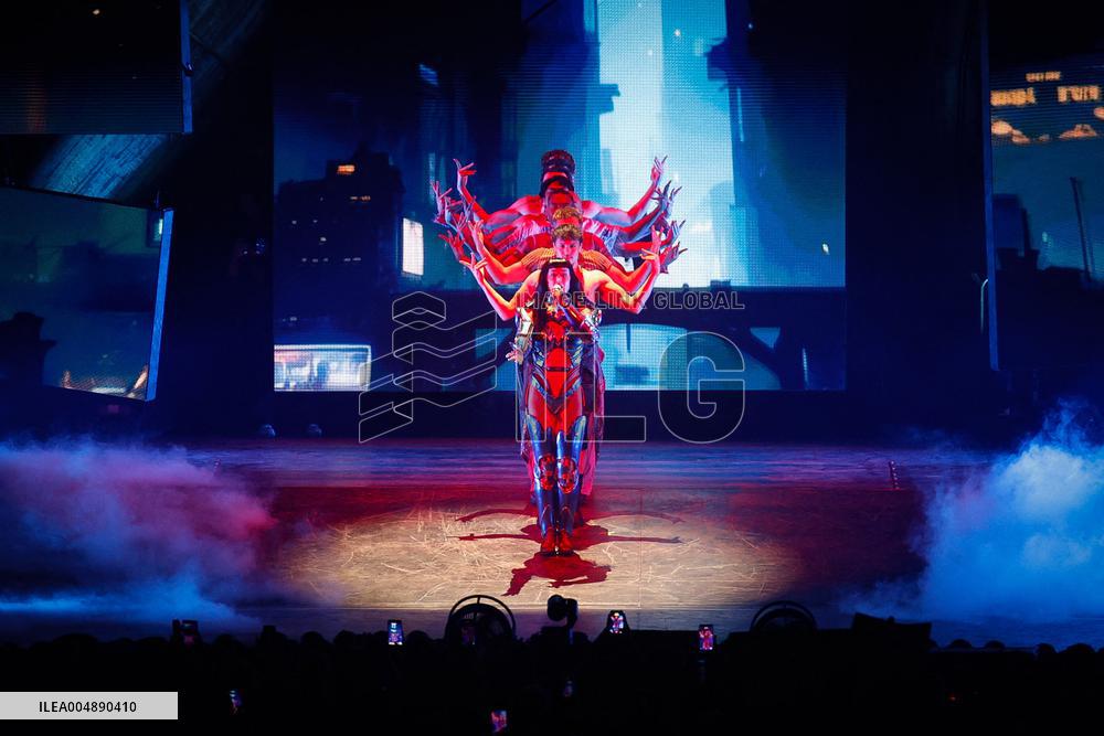 Katy Perry Performs in Barcelona