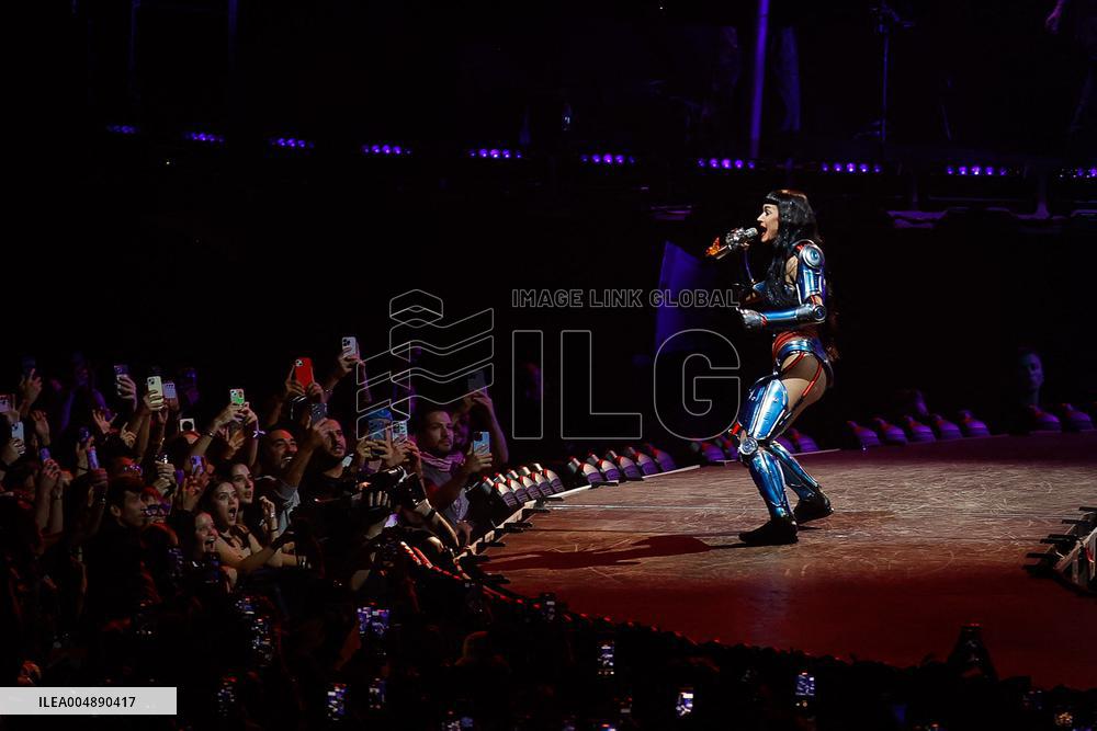 Katy Perry Performs in Barcelona