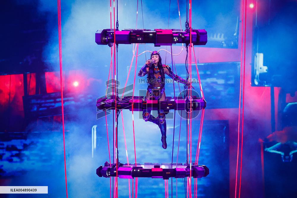 Katy Perry Performs in Barcelona