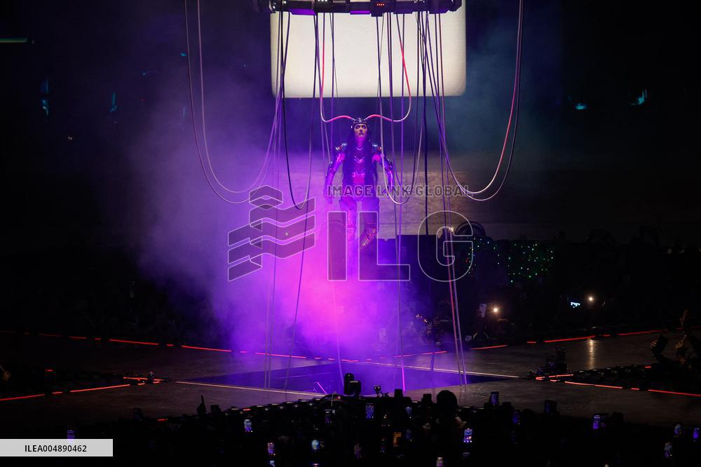 Katy Perry Performs in Barcelona