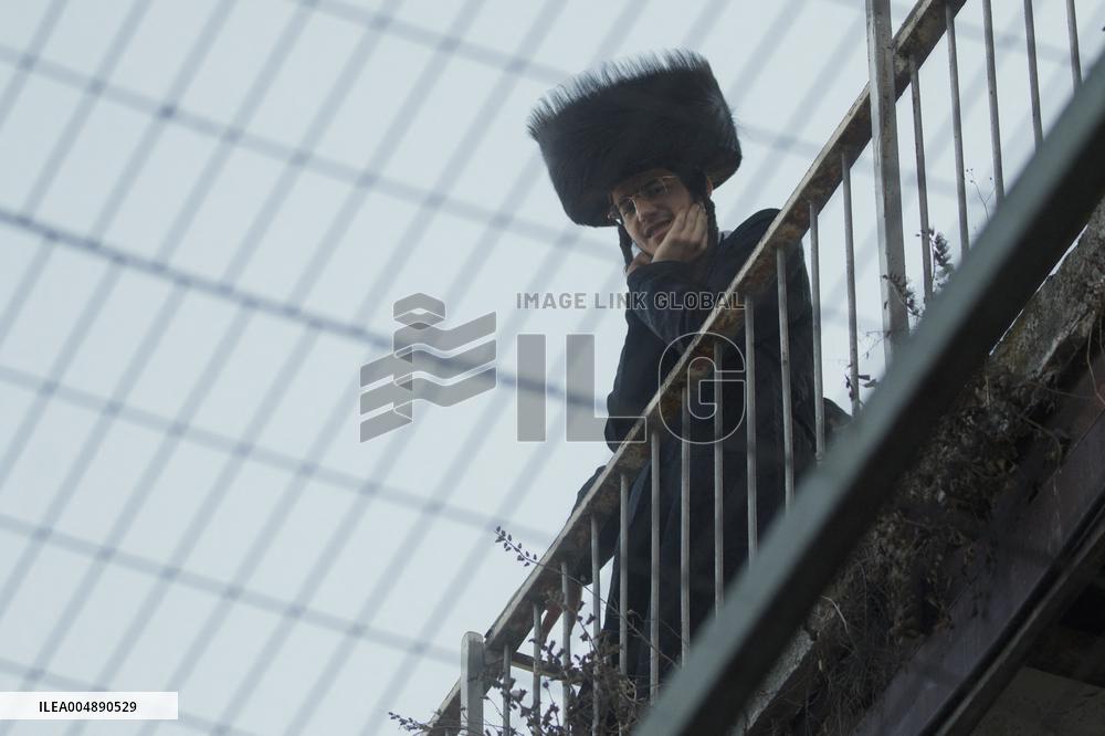 Settlers Storm Hebron Old City - Palestine