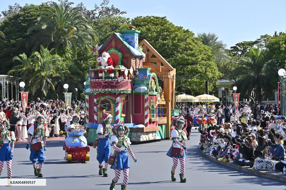Christmas parade at Tokyo Disneyland