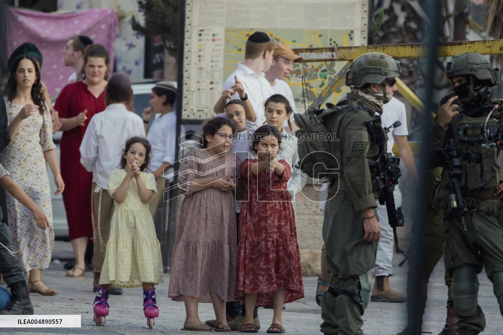 Settlers Storm Hebron Old City - Palestine