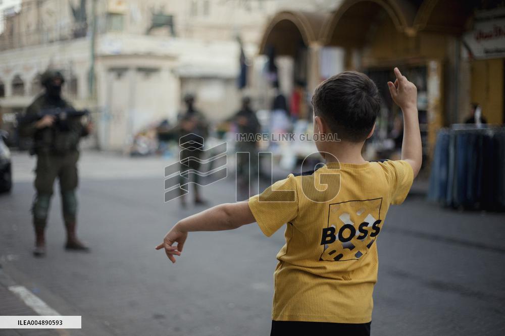 Settlers Storm Hebron Old City - Palestine