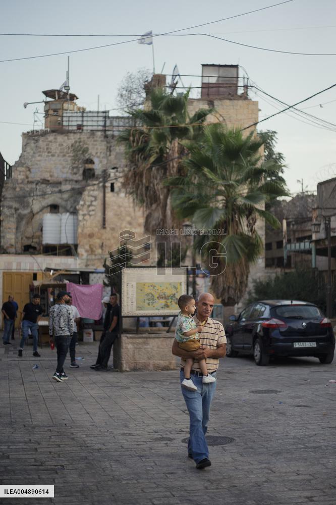 Settlers Storm Hebron Old City - Palestine