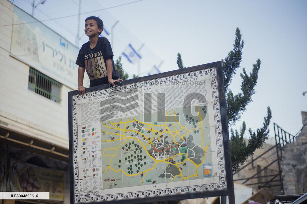 Settlers Storm Hebron Old City - Palestine