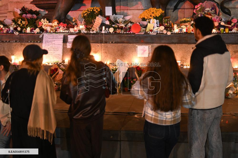 Tribute to November 13 at Republique Square - Paris