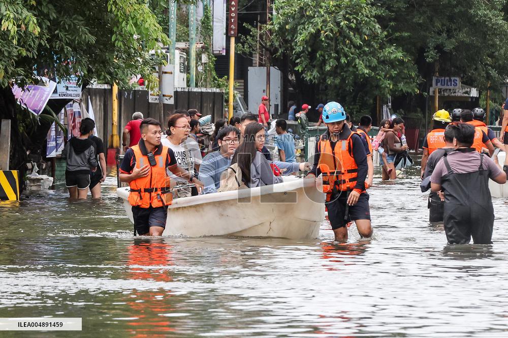 Super Typhoon Fung-Wong Evacuation - Philippines