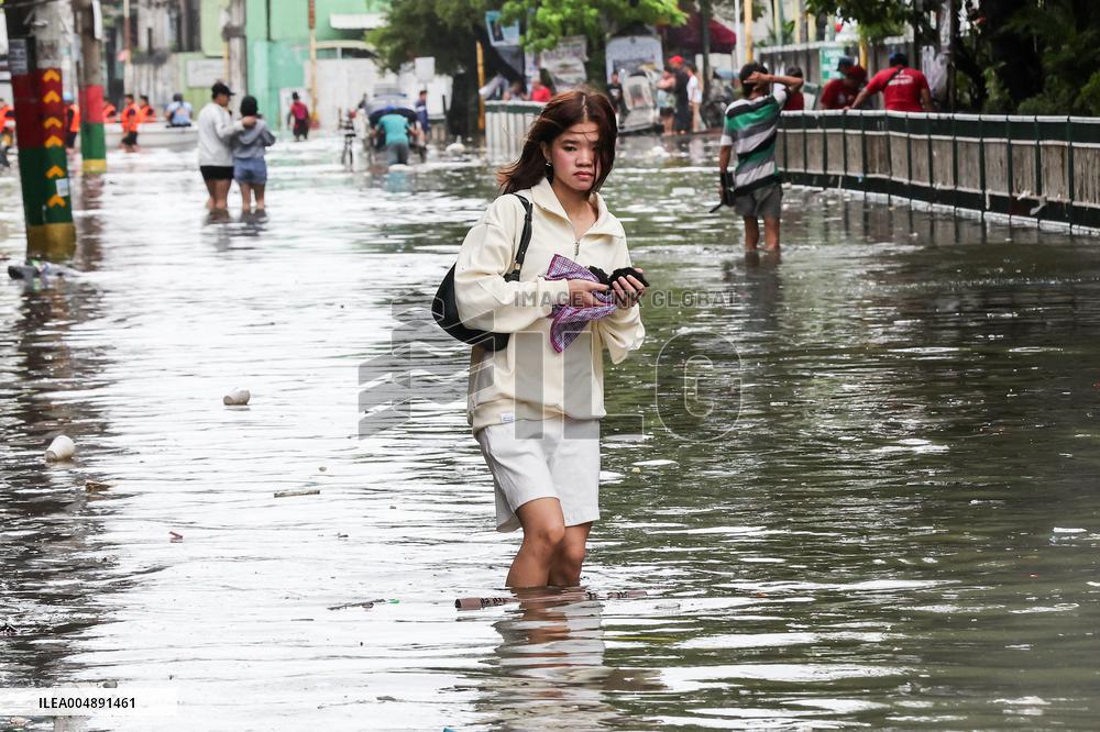 Super Typhoon Fung-Wong Evacuation - Philippines
