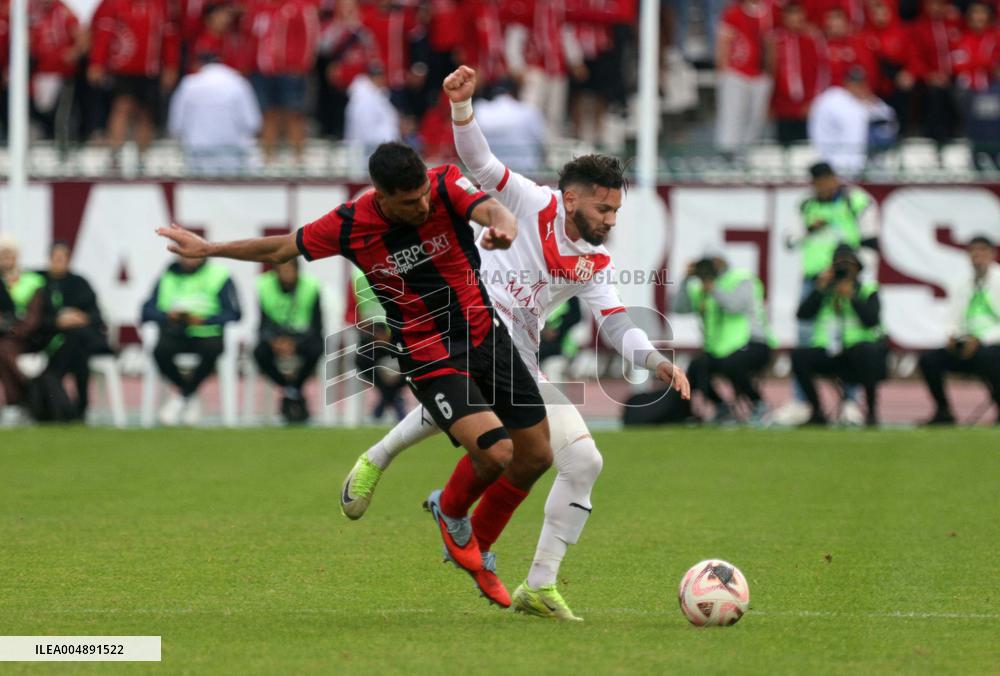 Algerian Ligue 1 Championship - CR Belouizda v USM Alger