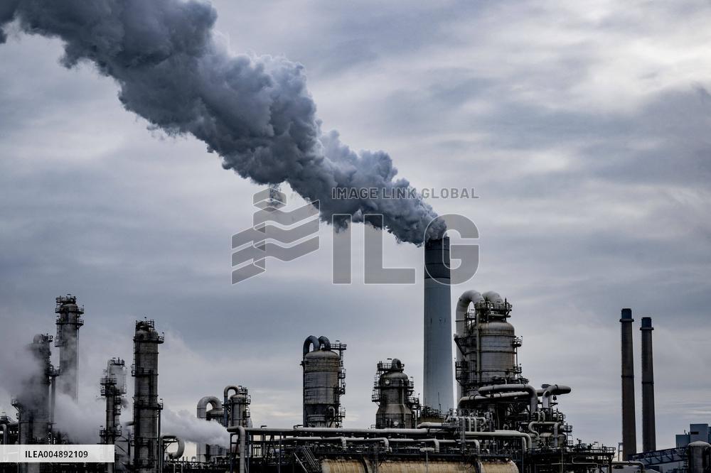 Illustration - Port of Rotterdam - Netherlands