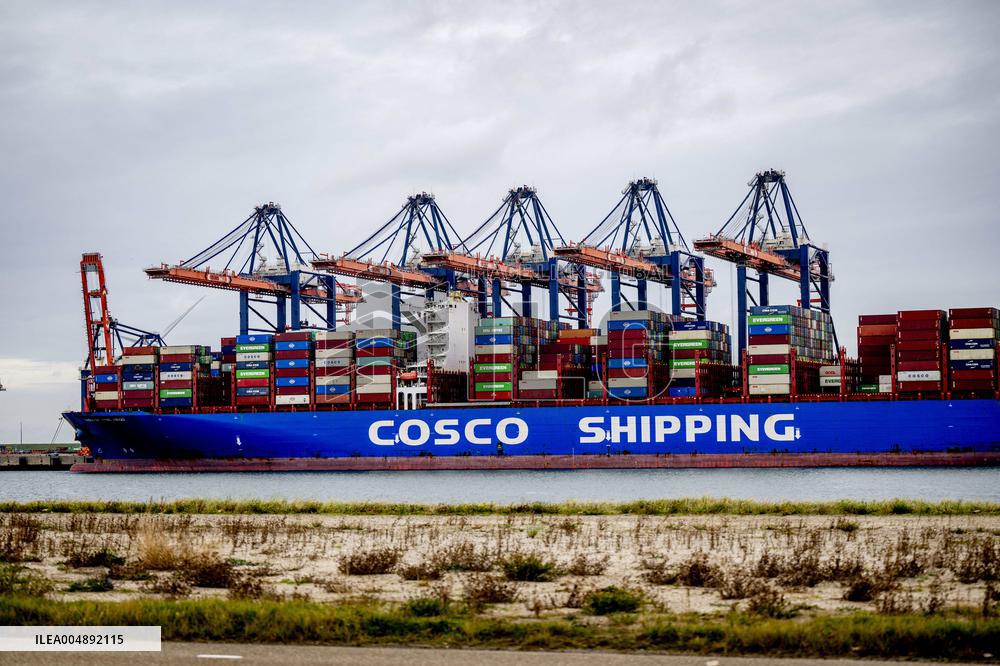 Illustration - Port of Rotterdam - Netherlands