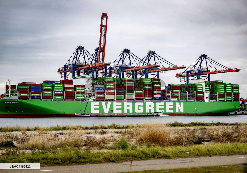 Illustration - Port of Rotterdam - Netherlands