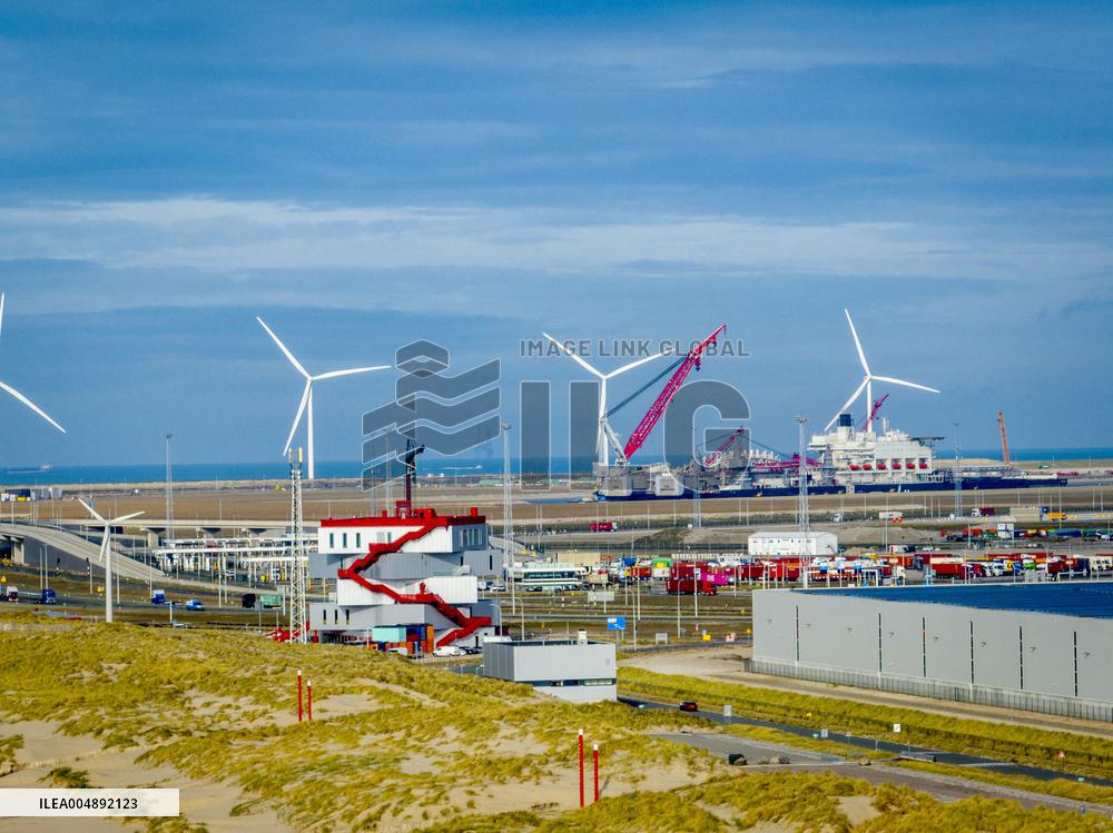 Illustration - Port of Rotterdam - Netherlands