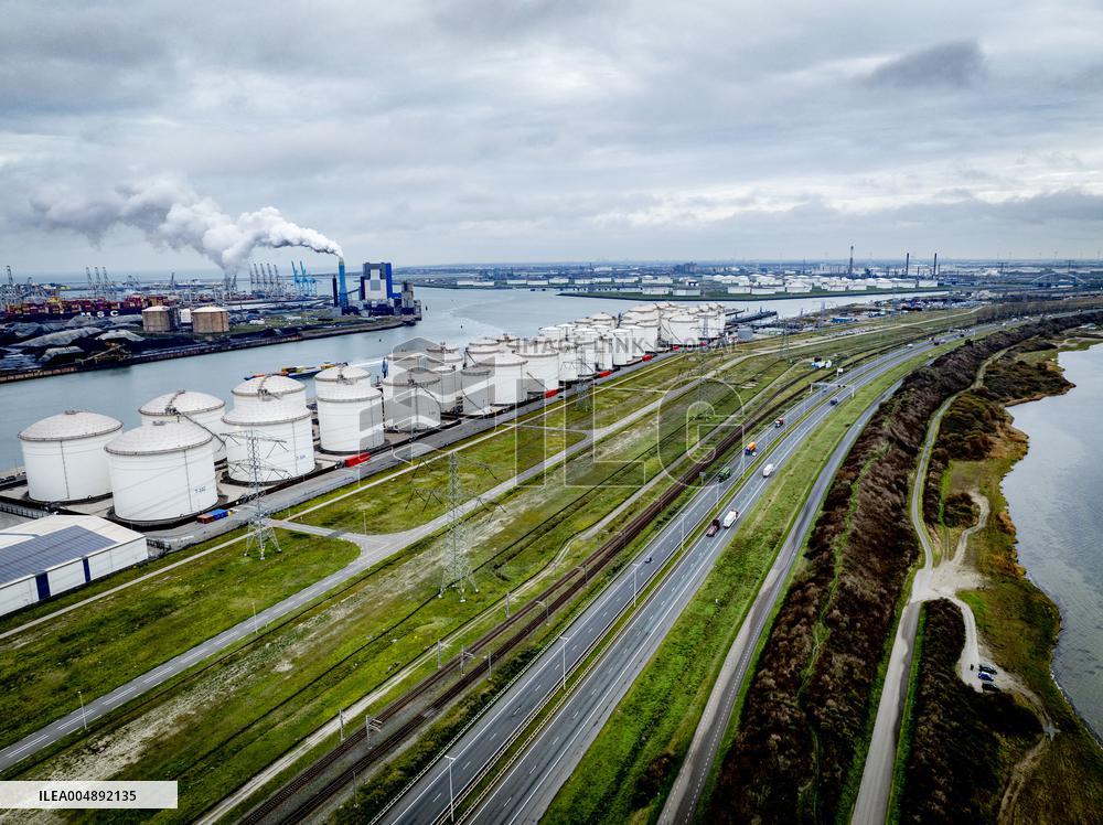 Illustration - Port of Rotterdam - Netherlands
