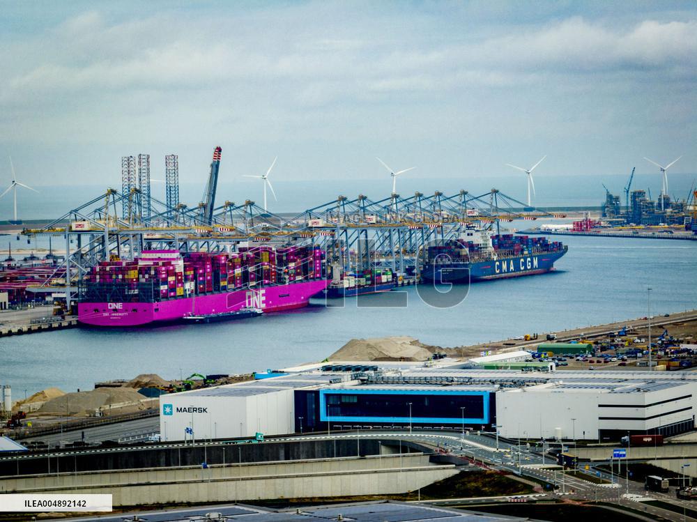 Illustration - Port of Rotterdam - Netherlands