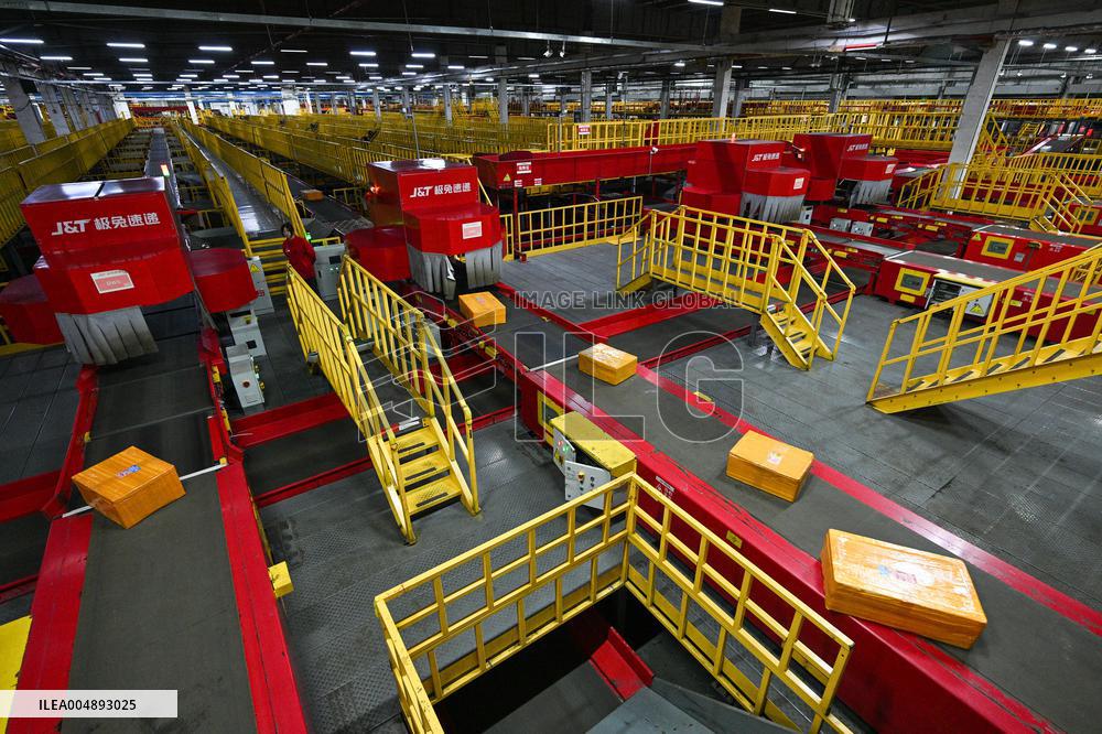 Double 11 Shopping Carnival Jitu Express Logistics Peak