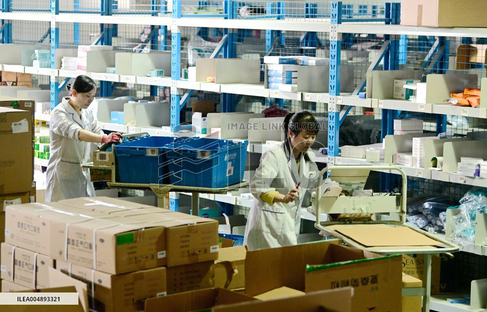 11.11 Online Shopping Logistics Peak