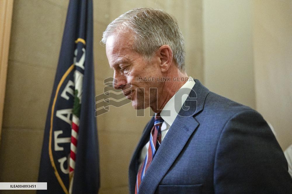 A series of ammendment votes occur to pass the “Continuing Appropriations and Extensions Act, 2026”