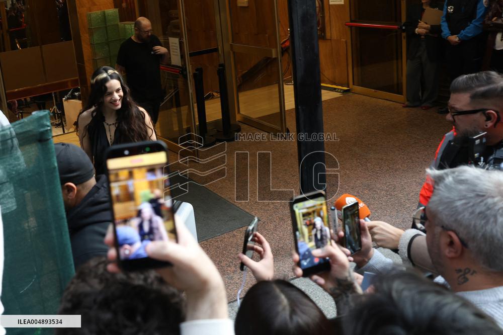 Rosalía and David Broncano on the program La Revuelta - Madrid