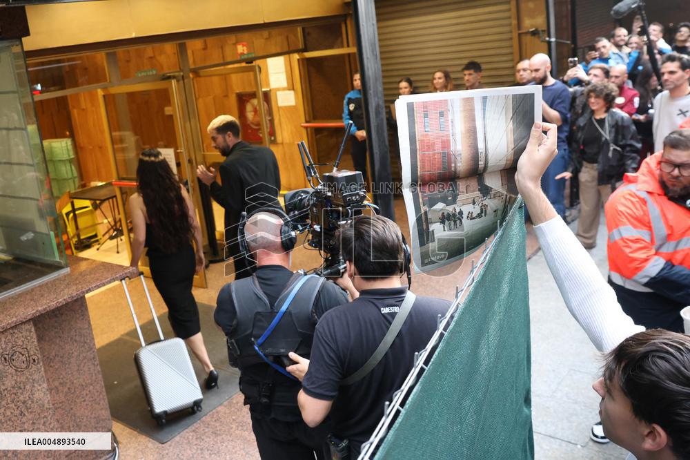 Rosalía and David Broncano on the program La Revuelta - Madrid