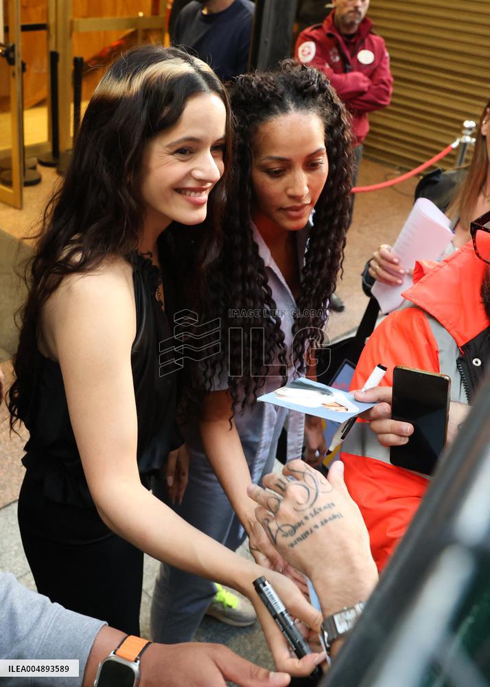 Rosalía and David Broncano on the program La Revuelta - Madrid