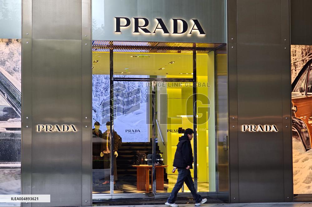PRADA Store