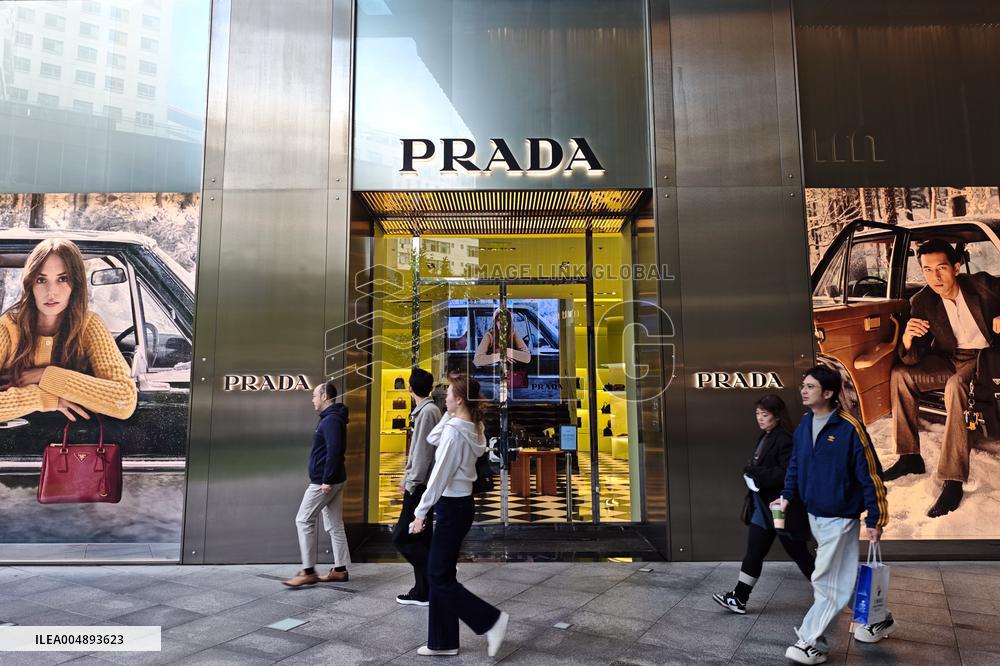 PRADA Store