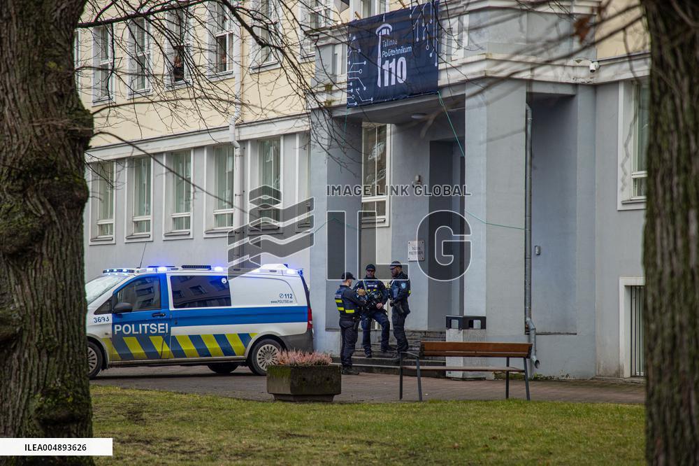 Weapon-like object at the Polytechnic School