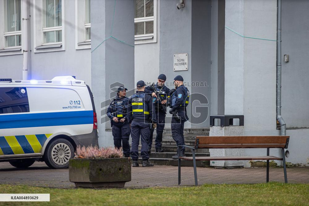Weapon-like object at the Polytechnic School