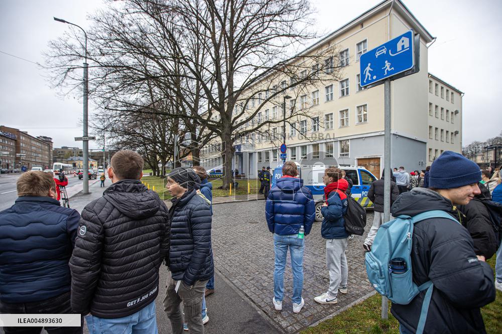 Weapon-like object at the Polytechnic School