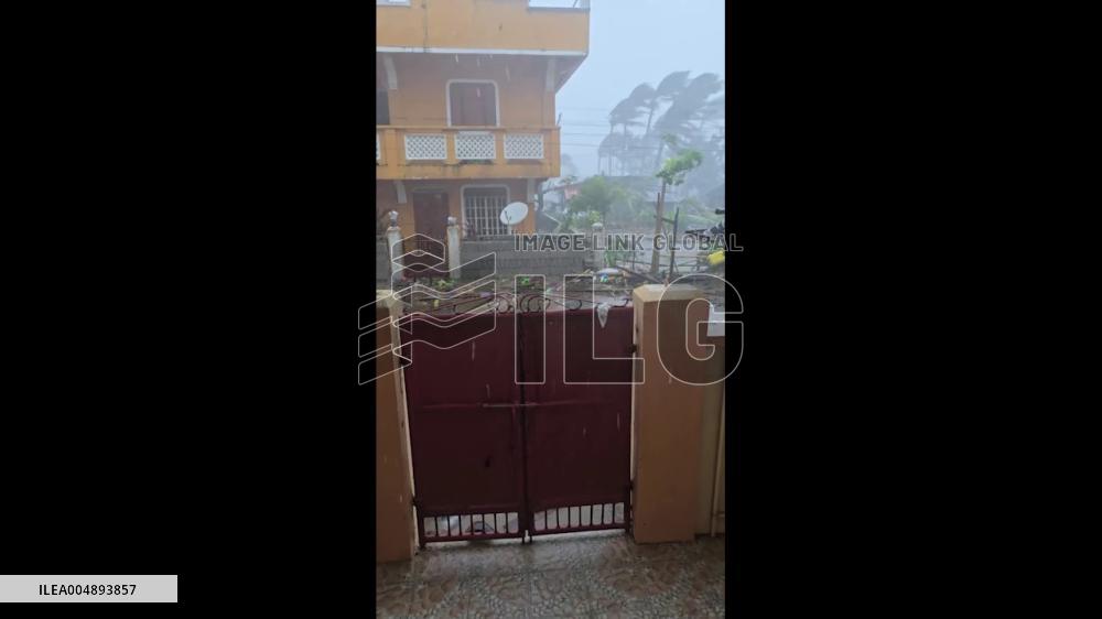 Philippines: Typhoon Fung-wong Brings Damaging Winds, Forces Mass Evacuation 7