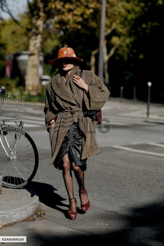 PFW - Mugler Street Style