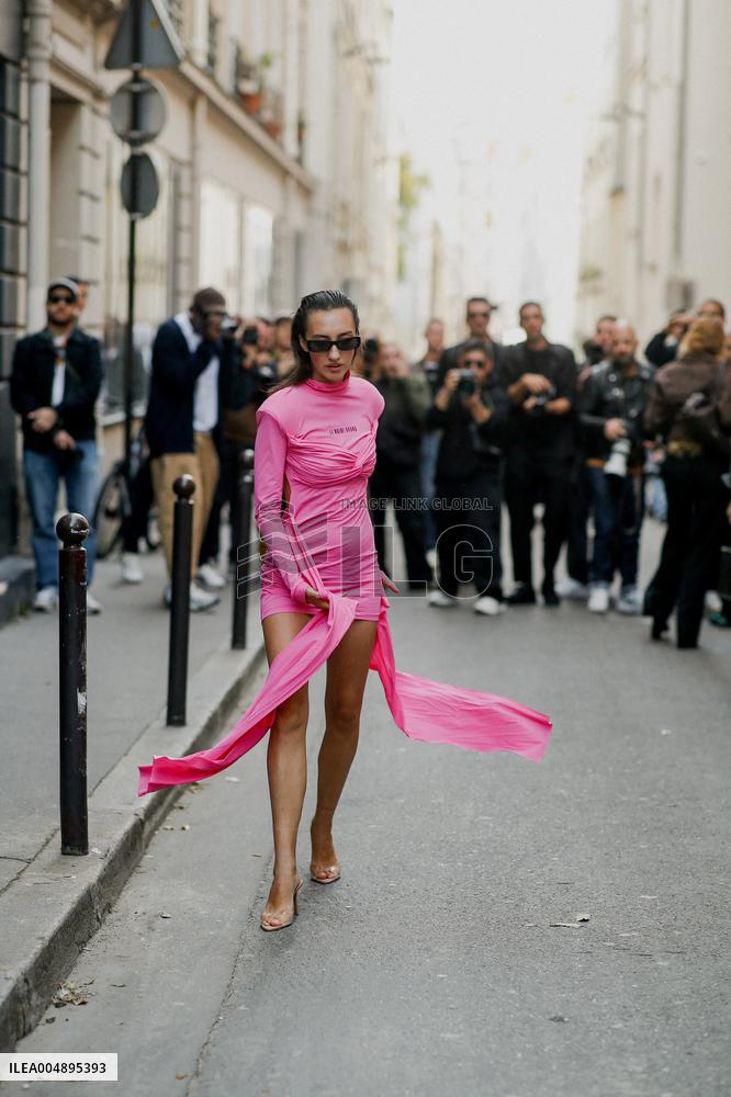 PFW - Mugler Street Style