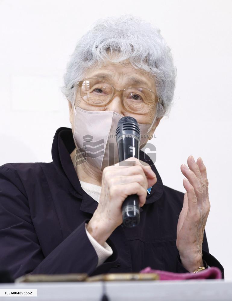 Abductee Megumi Yokota's mother meets press