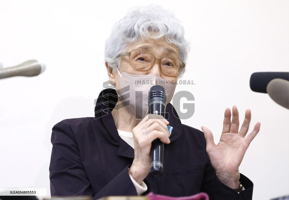 Abductee Megumi Yokota's mother meets press