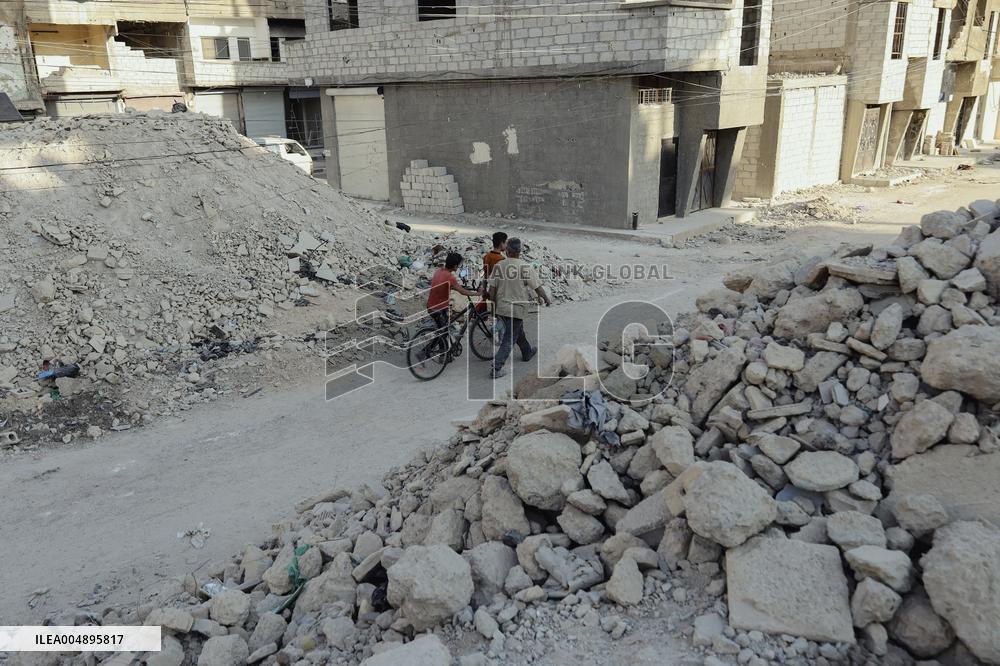 Life Returns to Damascus District - Syria