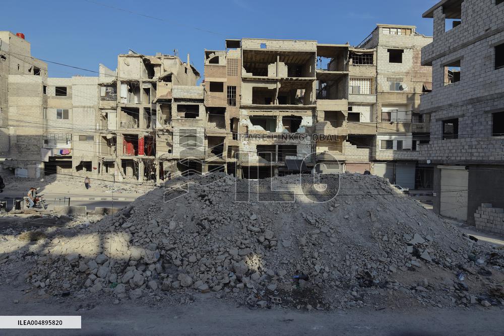 Life Returns to Damascus District - Syria