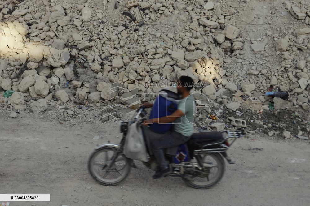 Life Returns to Damascus District - Syria