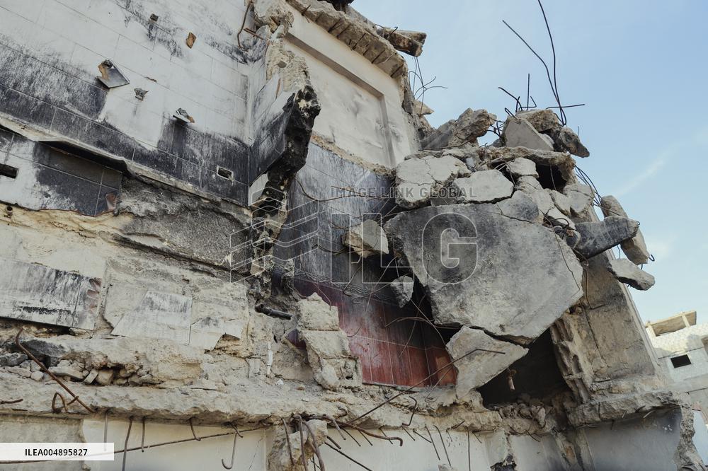 Life Returns to Damascus District - Syria