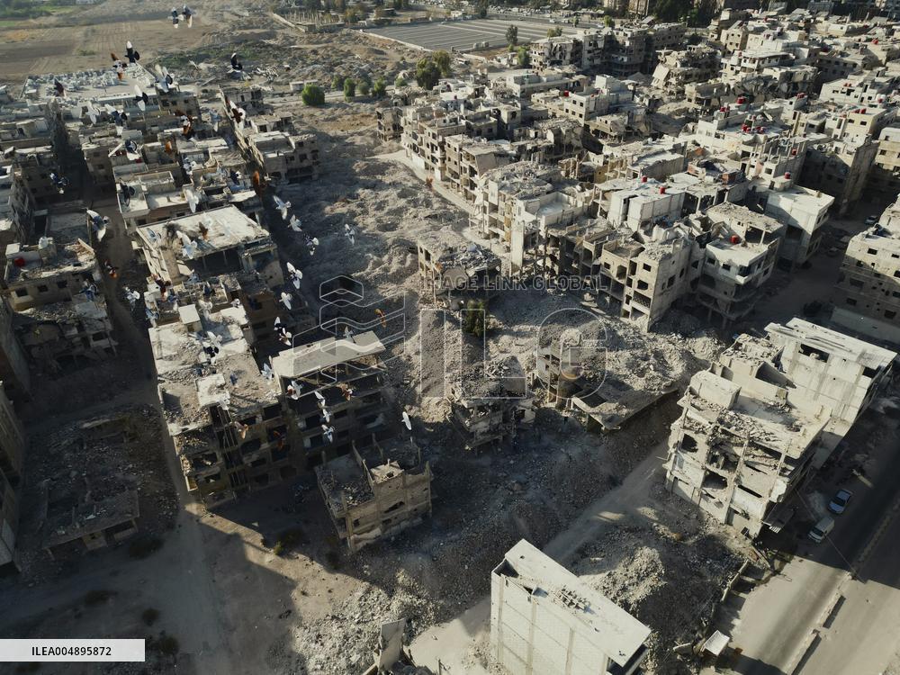 Life Returns to Damascus District - Syria