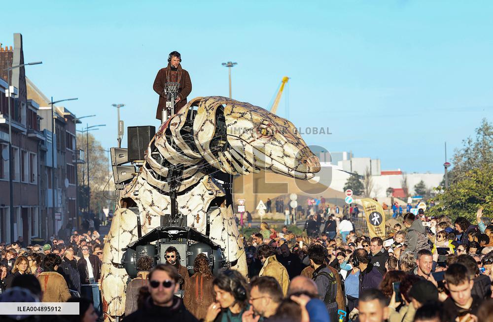 Odyssey of The Varan by The Nantes-Based Company La Machine - Calais